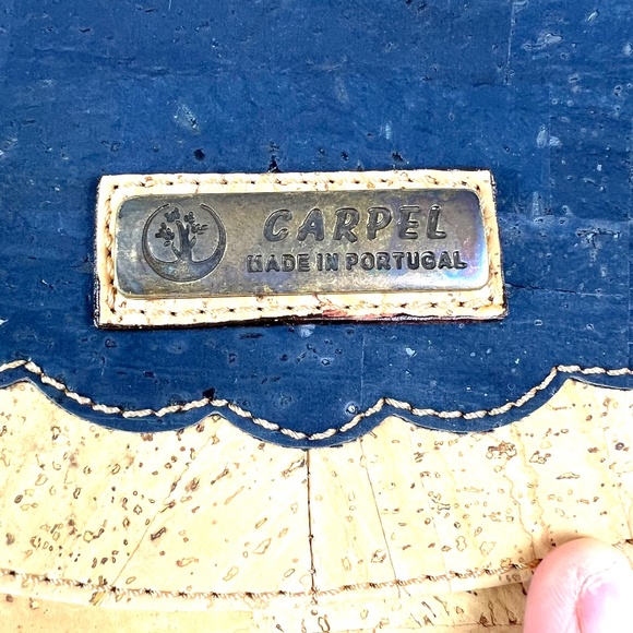 Carpel Made in Portugal Cork Crossbody Bag - Picture 4 of 13